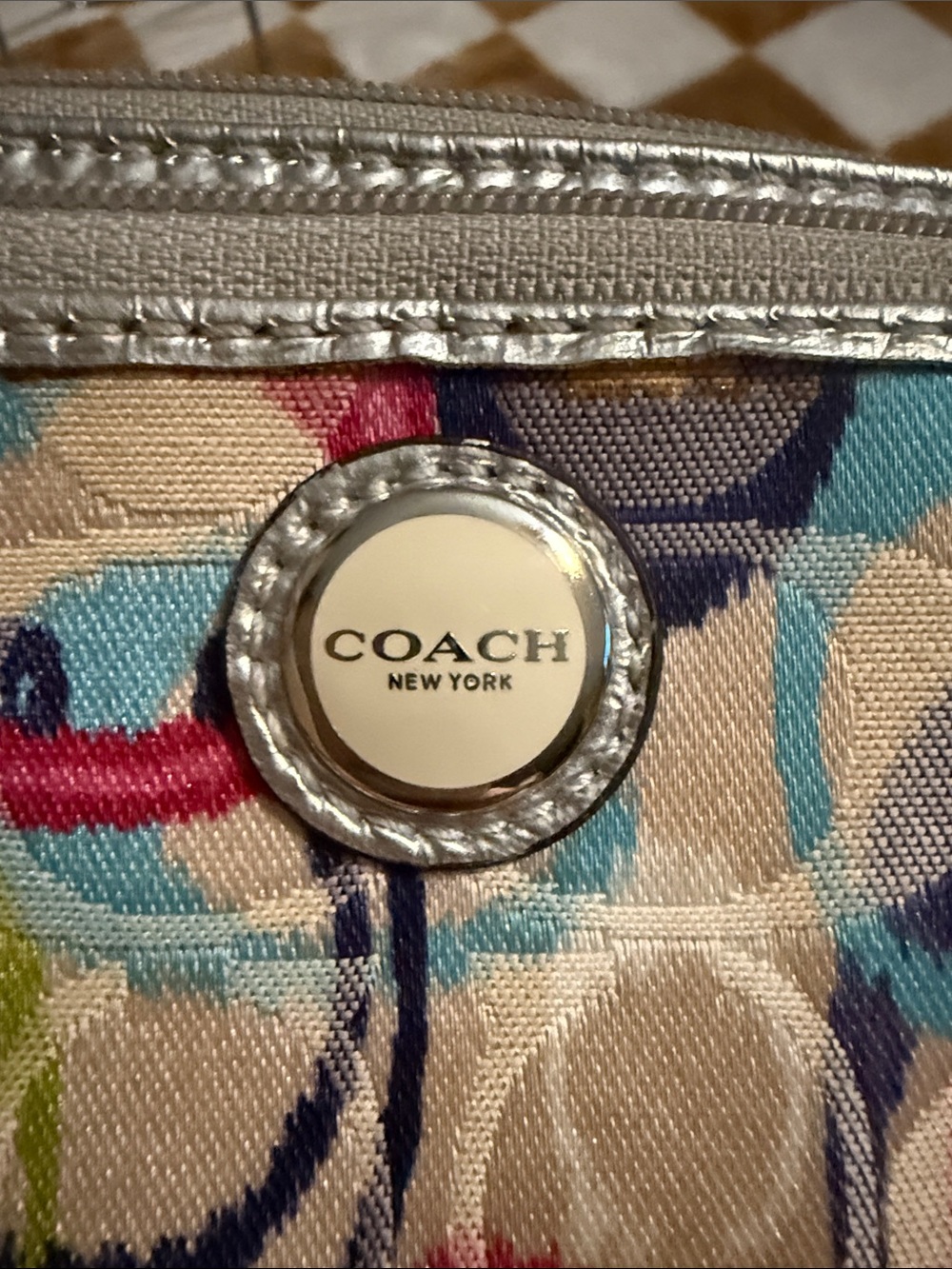 Coach Poppy Graffiti Ikat Signature Double Zip Wristlet preloved - Picture 11 of 16